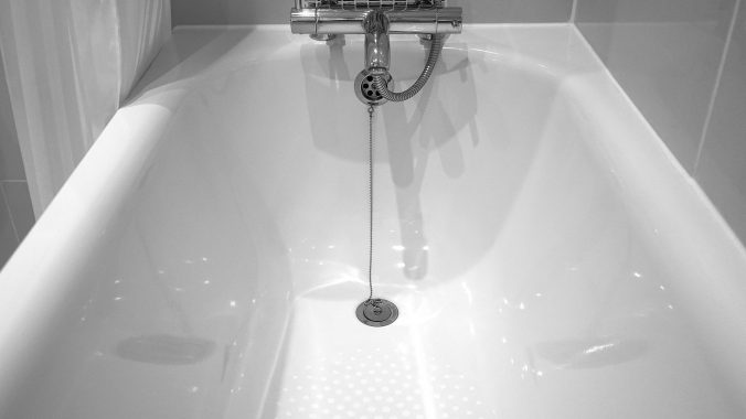 Duschvorhang oder Duschwand für die Badewanne auf thedandy.de